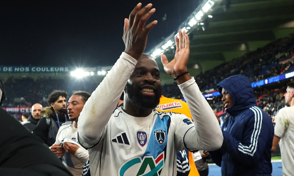 ডার্বিতে ধনী পিএসজির শিরোপা স্বপ্ন ভাঙল ‘গরিব’ প্যারিস